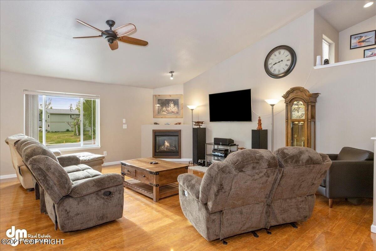 4001 E Ruth Dr, Wasilla, AK 99654